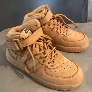 Boys high top Wheat nikes!!!